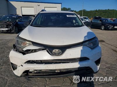 Piąte zdjęcie samochodu w środku: 2017 TOYOTA RAV4 LE VIN:JTMZFREV1HJ143527 - miniatura