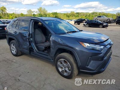 Czwarte zdjęcie samochodu z boku: 2023 TOYOTA RAV4 XLE VIN:2T3P1RFV5PC325432 - miniatura