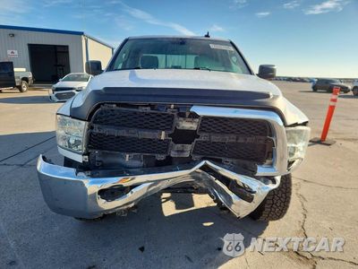 Piąte zdjęcie samochodu w środku: 2018 RAM 2500 SLT VIN:3C6UR5DL3JG218348 - miniatura