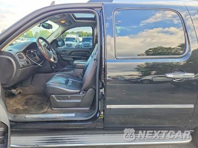 Zdjęcie 13 z 14 samochodu: 2011 GMC YUKON XL DENALI VIN:1GKS2MEF4BR372936 - miniatura