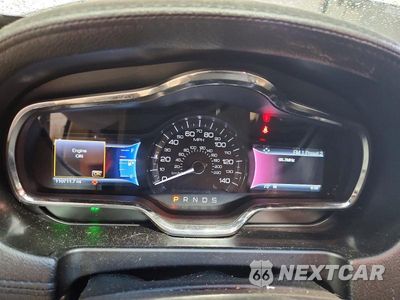 Zdjęcie 9 z 14 samochodu: 2018 LINCOLN MKT VIN:2LMHJ5AT3JBL00038 - miniatura