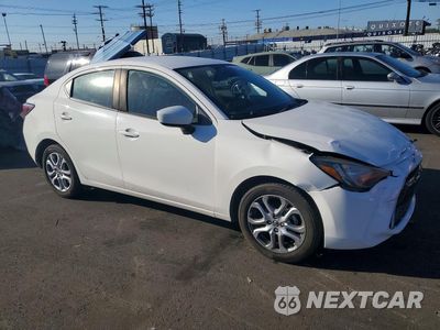 Czwarte zdjęcie samochodu z boku: 2017 TOYOTA YARIS IA BASE VIN:3MYDLBYV7HY177765 - miniatura