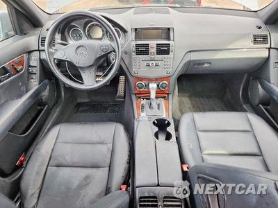Zdjęcie 8 z 12 samochodu: 2010 MERCEDES-BENZ C 300 4MATIC VIN:WDDGF8BB4AF413179 - miniatura