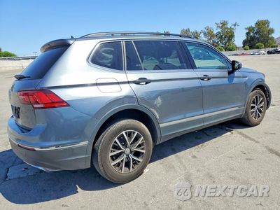Trzecie zdjęcie samochodu z tyłu: 2021 VOLKSWAGEN TIGUAN SE VIN:3VV3B7AX1MM159366 - miniatura