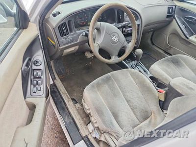 Zdjęcie 8 z 12 samochodu: 2005 HYUNDAI ELANTRA GLS VIN:KMHDN46D85U029536 - miniatura