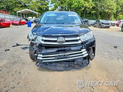 Piąte zdjęcie samochodu w środku: 2018 TOYOTA HIGHLANDER LE VIN:5TDZZRFH5JS238021 - miniatura