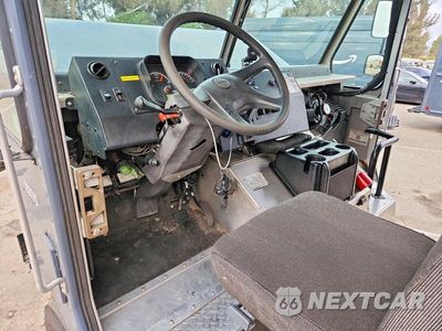 Zdjęcie 8 z 12 samochodu: 2020 FREIGHTLINER MT45G CHASSIS DELIVERY TRUCK VIN:4UZAC2EA8LCLZ6914 - miniatura
