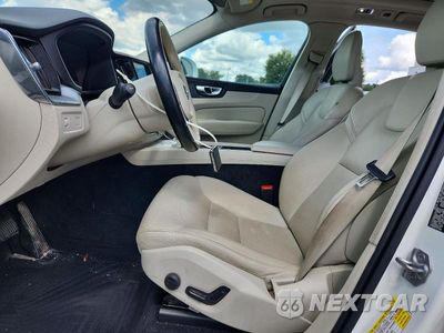 Zdjęcie 7 z 13 samochodu: 2021 VOLVO XC60 T5 MOMENTUM VIN:YV4102RK2M1738092 - miniatura