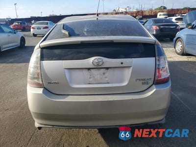 Zdjęcie 6 z 12 samochodu: 2005 TOYOTA PRIUS BASE VIN:JTDKB20U957007867 - miniatura