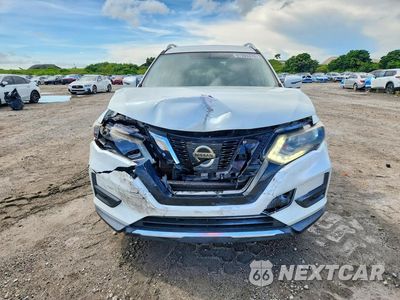 Piąte zdjęcie samochodu w środku: 2017 NISSAN ROGUE SV VIN:KNMAT2MT3HP612451 - miniatura