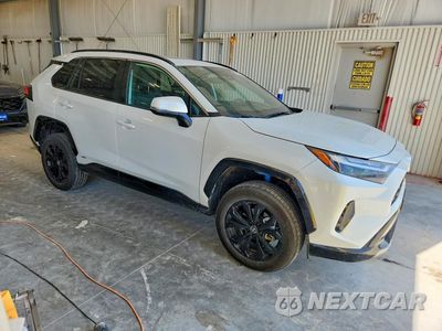 Czwarte zdjęcie samochodu z boku: 2025 TOYOTA RAV4 SE VIN:2T3T6RFV3SW086485 - miniatura