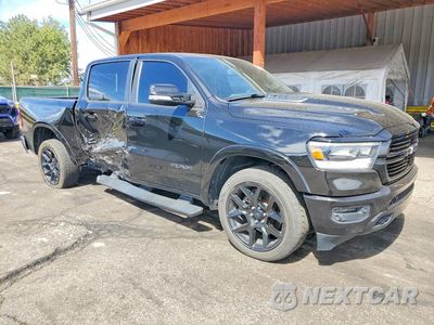 Czwarte zdjęcie samochodu z boku: 2020 RAM 1500 LARAMIE VIN:1C6SRFJT6LN104565 - miniatura