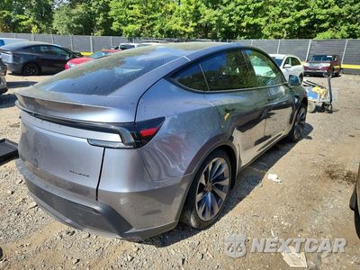 Trzecie zdjęcie samochodu z tyłu: 2026 TESLA MODEL Y VIN:7SAYGDEE7TA726955 - miniatura