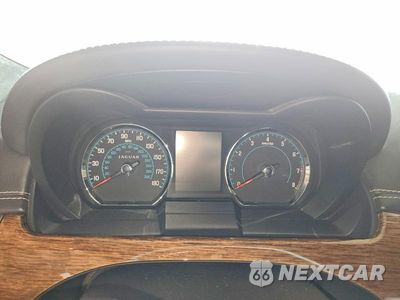 Zdjęcie 9 z 12 samochodu: 2012 JAGUAR XKR VIN:SAJWA4EC7CMB44731 - miniatura