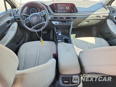 Zdjęcie 8 z 13 samochodu: 2023 HYUNDAI SONATA HYBRID BLUE VIN:KMHL24JJ7PA061934 - miniatura
