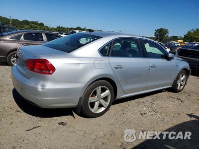 Trzecie zdjęcie samochodu z tyłu: 2015 VOLKSWAGEN PASSAT S VIN:1VWAT7A30FC102626 - miniatura