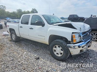 Czwarte zdjęcie samochodu z boku: 2013 CHEVROLET SILVERADO K1500 LT VIN:3GCPKSE79DG181918 - miniatura