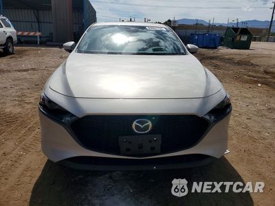 Piąte zdjęcie samochodu w środku: 2026 MAZDA 3 PREMIUM VIN:JM1BPAML1T1885984 - miniatura