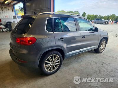 Trzecie zdjęcie samochodu z tyłu: 2016 VOLKSWAGEN TIGUAN S VIN:WVGAV7AX4GW600274 - miniatura