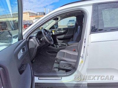 Zdjęcie 7 z 15 samochodu: 2026 VOLVO XC40 PLUS VIN:YV4L12UC2T2792779 - miniatura