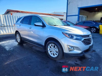 Czwarte zdjęcie samochodu z boku: 2021 CHEVROLET EQUINOX LT VIN:3GNAXUEVXMS177415 - miniatura