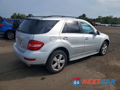 Trzecie zdjęcie samochodu z tyłu: 2011 MERCEDES-BENZ ML 350 4MATIC VIN:4JGBB8GB9BA653279 - miniatura