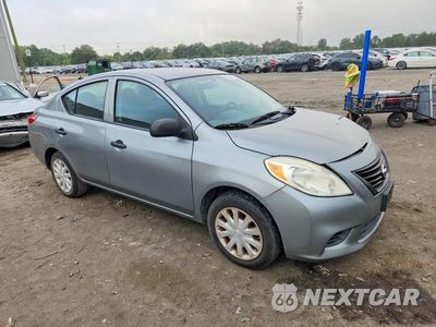 Czwarte zdjęcie samochodu z boku: 2013 NISSAN VERSA 1.6 S VIN:3N1CN7AP9DL871462 - miniatura