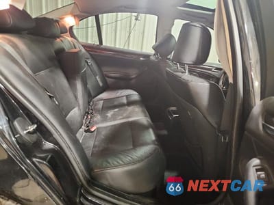 Zdjęcie 10 z 13 samochodu: 2004 BMW 3ER XI VIN:WBAEW53404PG11630 - miniatura
