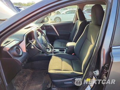 Zdjęcie 7 z 13 samochodu: 2018 TOYOTA RAV4 LE VIN:JTMBFREV3JJ227811 - miniatura