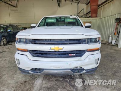 Piąte zdjęcie samochodu w środku: 2018 CHEVROLET SILVERADO K1500 LT VIN:1GCVKREH7JZ334350 - miniatura