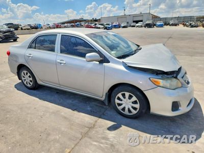 Czwarte zdjęcie samochodu z boku: 2013 TOYOTA COROLLA L VIN:5YFBU4EE9DP114132 - miniatura