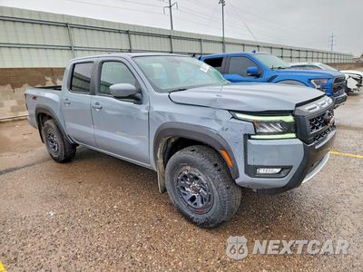 Czwarte zdjęcie samochodu z boku: 2026 NISSAN FRONTIER PRO-4X VIN:1N6ED1EK7TN672040 - miniatura