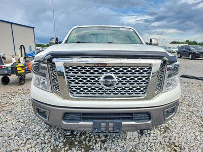 Piąte zdjęcie samochodu w środku: 2019 NISSAN TITAN XD PLATINUM RESERVE VIN:1N6BA1F45KN514368 - miniatura