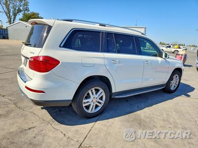 Trzecie zdjęcie samochodu z tyłu: 2013 MERCEDES-BENZ GL 450 4MATIC VIN:4JGDF7CE3DA227078 - miniatura