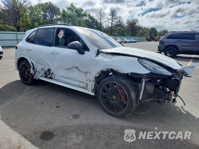 Czwarte zdjęcie samochodu z boku: 2018 PORSCHE CAYENNE GTS VIN:WP1AD2A26JLA80410 - miniatura