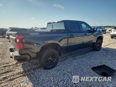 Trzecie zdjęcie samochodu z tyłu: 2019 CHEVROLET SILVERADO K1500 LT TRAIL BOSS VIN:1GCPYFED6KZ299823 - miniatura