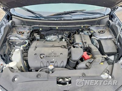 Zdjęcie 12 z 13 samochodu: 2018 MITS OUTLANDER VIN:JA4AP4AW7JZ014172 - miniatura