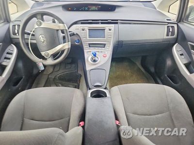 Zdjęcie 8 z 13 samochodu: 2012 TOYOTA PRIUS TWO VIN:JTDKN3DU0C5442471 - miniatura