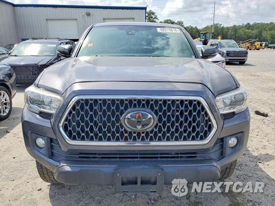 Piąte zdjęcie samochodu w środku: 2018 TOYOTA TACOMA TRD OFF-ROAD VIN:5TFCZ5ANXJX153634 - miniatura