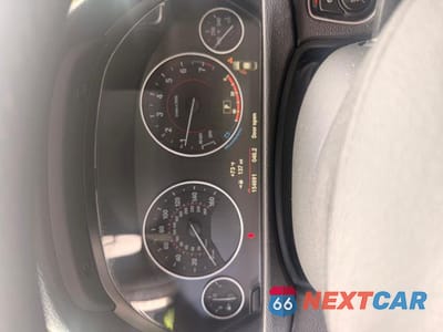 Zdjęcie 7 z 14 samochodu: 2017 BMW 330 XI VIN:WBA8D9G54HNT91615 - miniatura