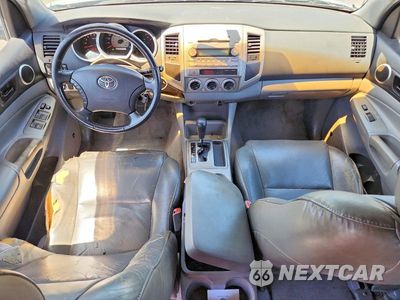 Zdjęcie 8 z 12 samochodu: 2005 TOYOTA TACOMA DOUBLE CAB PRERUNNER VIN:5TEJU62NX5Z138415 - miniatura