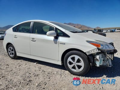 Czwarte zdjęcie samochodu z boku: 2015 TOYOTA PRIUS FOUR VIN:JTDKN3DU3F0425617 - miniatura