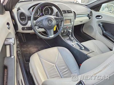 Zdjęcie 8 z 12 samochodu: 2009 MERCEDES-BENZ SLK 350 VIN:WDBWK58F89F192271 - miniatura