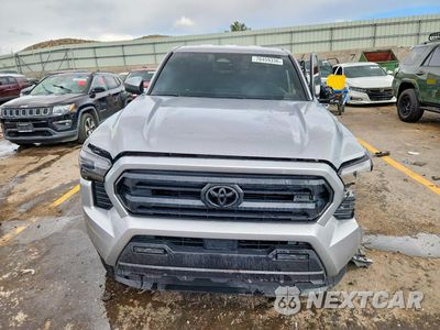 Piąte zdjęcie samochodu w środku: 2025 TOYOTA TACOMA SR5 VIN:3TMLB5JN3SM198569 - miniatura