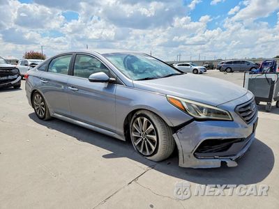 Czwarte zdjęcie samochodu z boku: 2015 HYUNDAI SONATA SPORT VIN:5NPE34AF7FH237152 - miniatura