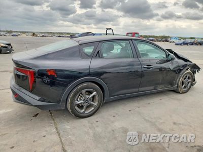 Trzecie zdjęcie samochodu z tyłu: 2025 KIA K4 LXS VIN:3KPFT4DE5SE035710 - miniatura
