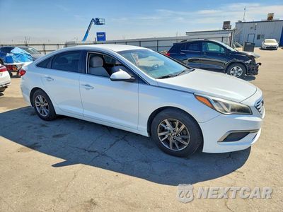 Czwarte zdjęcie samochodu z boku: 2016 HYUNDAI SONATA SE VIN:5NPE24AF7GH397861 - miniatura