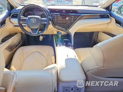 Zdjęcie 8 z 12 samochodu: 2018 TOYOTA CAMRY HYBRID XLE VIN:4T1B21HKXJU003668 - miniatura