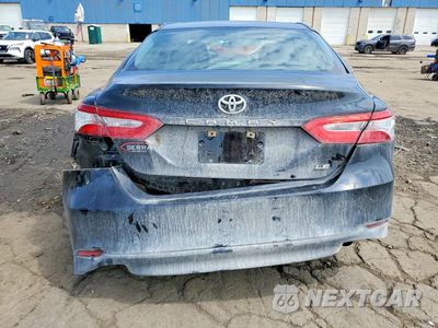 Zdjęcie 6 z 12 samochodu: 2018 TOYOTA CAMRY LE VIN:4T1B11HK7JU065211 - miniatura