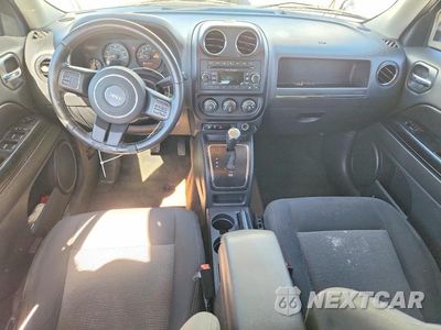 Zdjęcie 8 z 14 samochodu: 2017 JEEP PATRIOT LATITUDE VIN:1C4NJPFA1HD161134 - miniatura